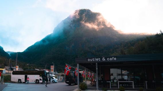 Du thuyền Nærøyjord, Flåm và Stegastein - Incl. Bữa trưa