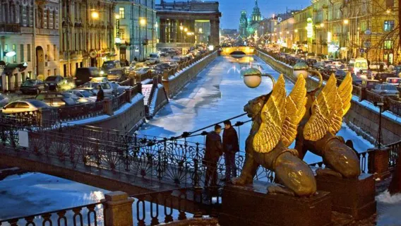 Klassischer Tagesausflug mit Privattransfer in St. Petersbug