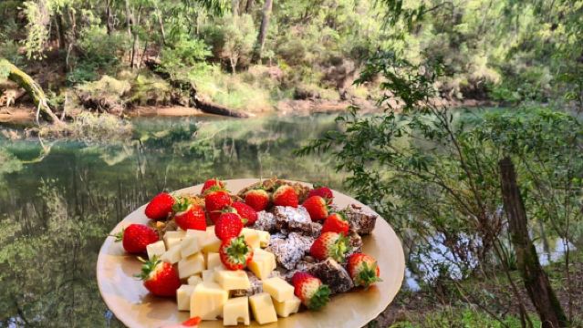 Collie: Hike, Wine & Dine Experience