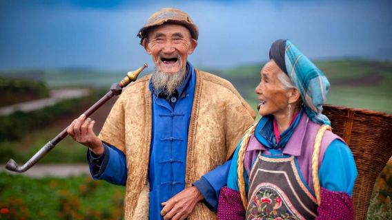昆明東川紅土地ワンデーツアー【8名様限定の少人数ツアー】|二環内送迎サービス|オプションの貸切チャーター】