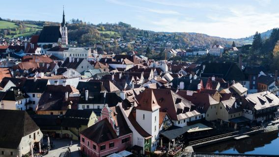 เชสกี้ครุมลอฟ: ทัวร์วันเดียวพร้อมไกด์จากปราก