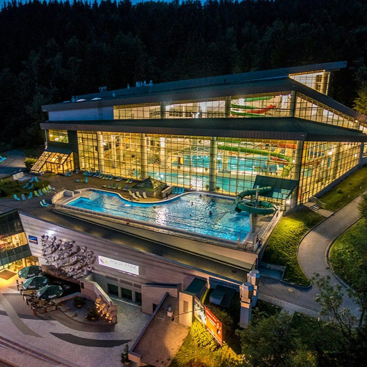 Zakopane: Thermal Pools and Tasting Day Trip from Krakow