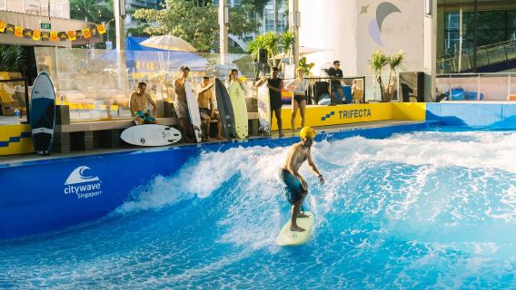 โต้คลื่นที่ TRIFECTA สิงคโปร์