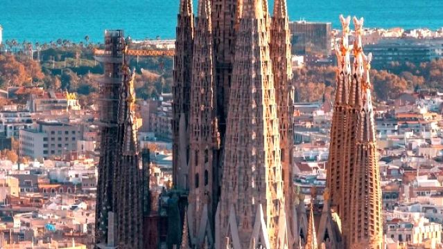 Sagrada Família in Spanje + drie iconische Gaudí-gebouwen|Inclusief toegangsticket en uitleg door gids + Chinees/Engelse gids