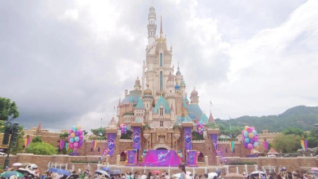 Hong Kong Disney Butler Escort/Play Service | 1V1 Family Group (Excluding FastPass and Admission Ticket)