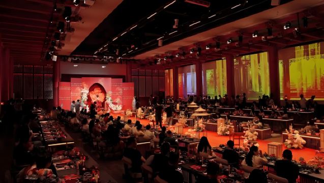 Luoyang Peony Festival! Private Day Tour to China National Flower Garden + Luoyang Museum + Empress Wu's Grand Banquet