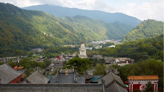 Lawatan Sehari [Berlepas Setiap Hari Bermula 1 Orang Termasuk Tiket Masuk] Pergi-balik Taiyuan ke Wutaishan untuk berdoa pada hari yang sama dari Stesen Keretapi Taiyuan