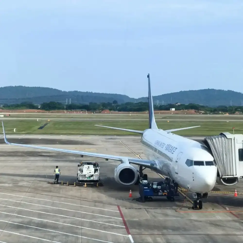 CỔNG RA VÀO NHÀ GA SÂN BAY SA ĐÊ PHẬT SƠN ĐÔNG ĐÚC HÀNH KHÁCH LÀM THỦ TỤC