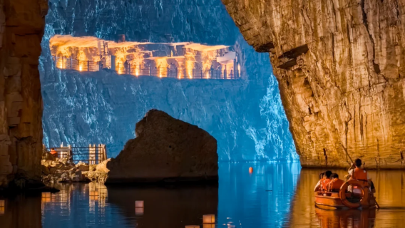Lawatan Sehari Zhijin Cave + Zhijin Grand Canyon [Jemputan Pintu ke Pintu + Tiket Kombo + Pilihan Kumpulan Kecil Bebas]