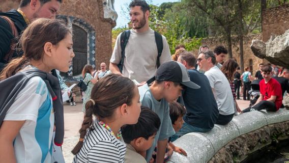 Barcelona: Park Güell Børne- & Familie Tur med Kort & Klistermærker