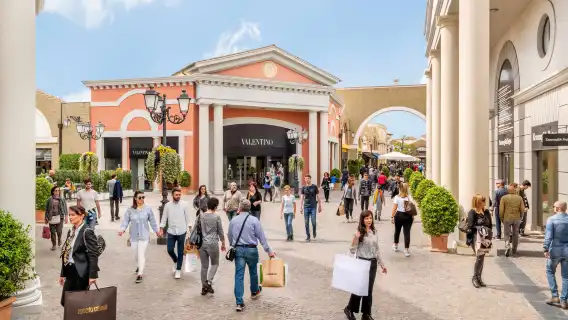 แพ็คเกจช้อปปิ้งดีลที่ Designer Outlet Castel Romano โรม (รวมตั๋วรถไปกลับ + บัตรส่วนลดเพิ่ม 10% + คูปองอาหารมูลค่า 5 ยูโร)
