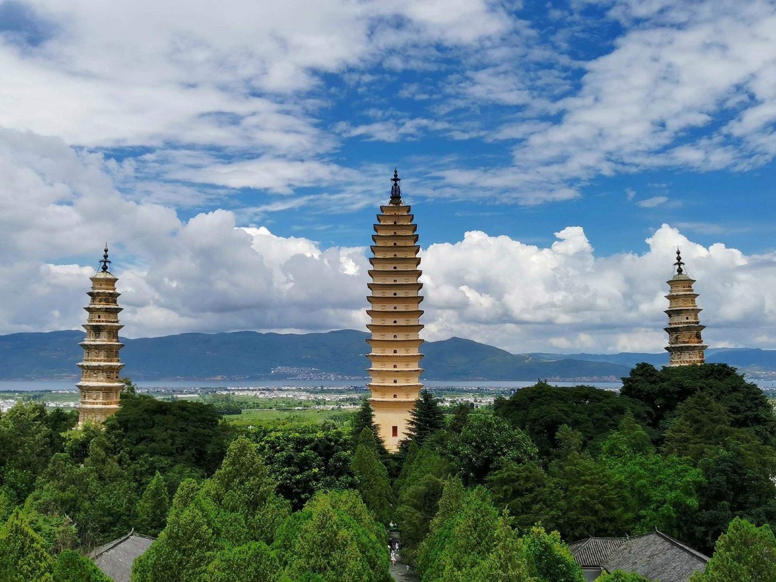 Exclusive Bullet Train Escape: Kunming to Dali's Premier Highlights in a Private Day Tour