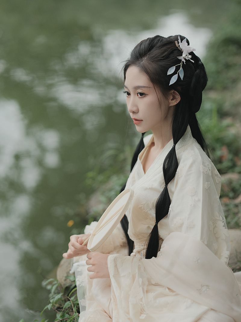 Handan Trip Moments[Driver, guide, and photographer service + wedding dress aerial photography microfilm with makeup and costumes (all raw photos included) + private charter and customized guide service]