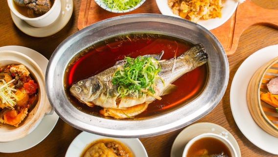 Abendmenü-Gutschein für den Farbenfrohen Saal des Yangmingshan Tien Lai Resort & Spa an Wochentagen