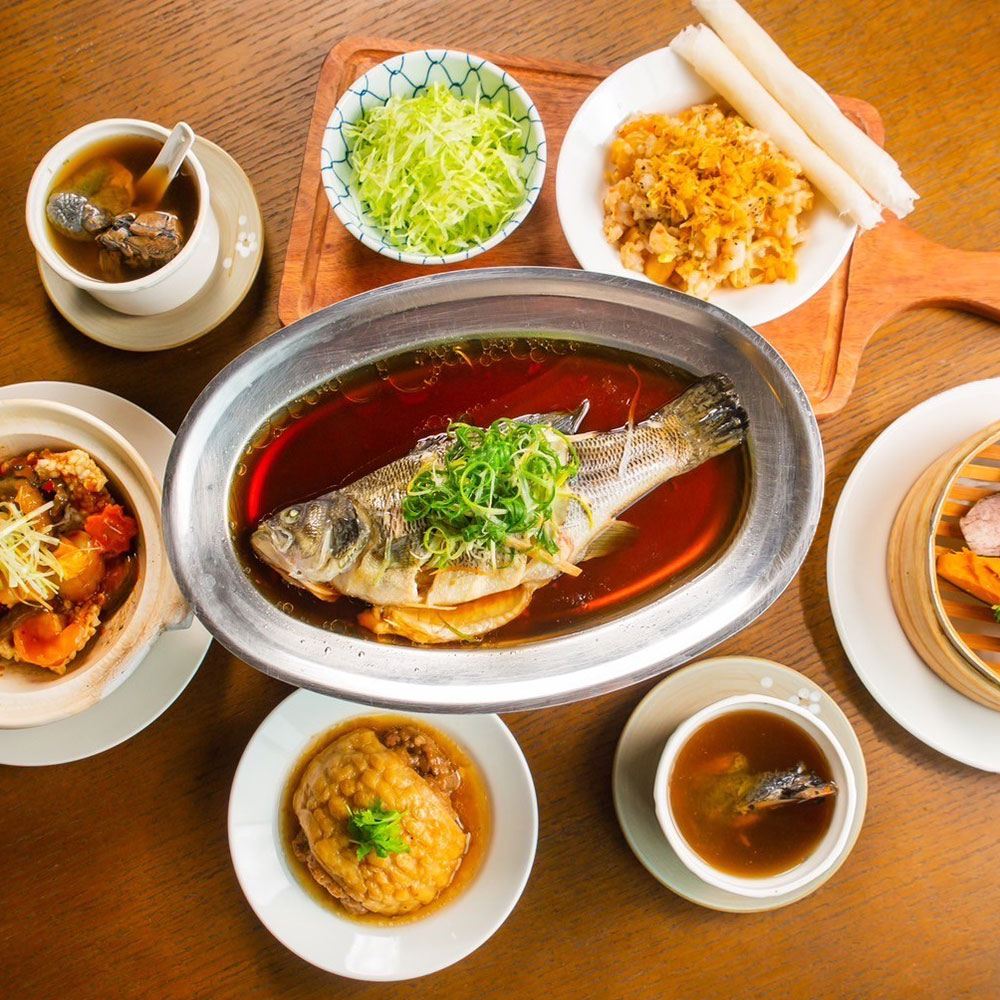 buono per la cena a menù fisso presso la Sala Splendore dell'Hotel Yangmingshan Tien Lai Resort nei giorni feriali