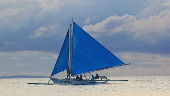 Sailing in Paraw a Boracay