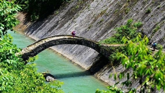 鹿院坪一日遊【精品私人導覽、不早起、含必消】賓士保姆車