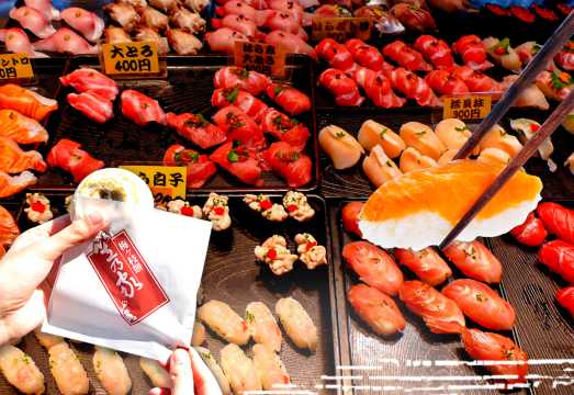 Fukuoka Seafood Market & Local Flavors Day Tour with Dazaifu (English/Korean Guide)