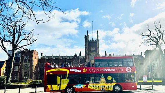 Belfast: Hop-On/Hop-Off-Bustour mit Titanic-Eintrittskarte