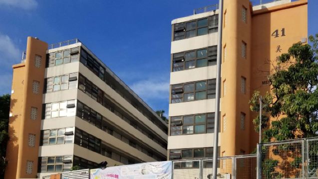 Authentic Hong Kong Half-day Tour|Explore the Old Town's Alleys & Wander Through Kowloon's Tong Lau Architecture