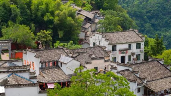 Qiyun Mountain Yuehua Resort Hotel - Hengjiang Bamboo Raft - Qiyun Town Night Tour