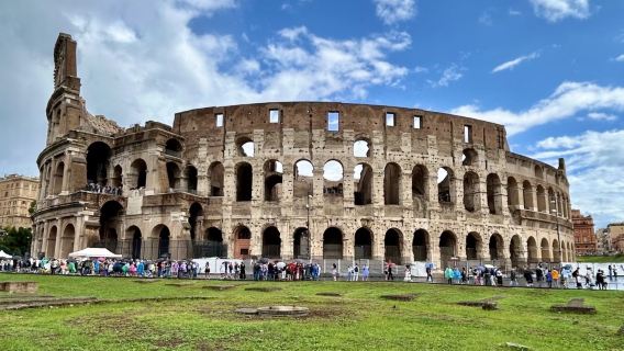 Location voiture avec chauffeur pour le Colisée, le Forum Romain, le Panthéon, la Fontaine de Trevi et les Marches Espagnoles