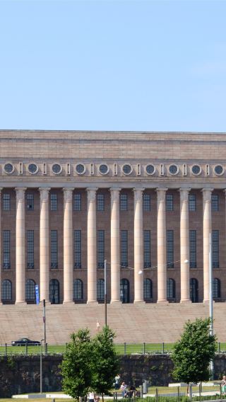 Helsinki + Linnanmaki + The Parliament House + Kauppatori day tour