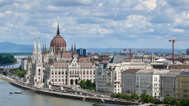 匈牙利布達佩斯多瑙河觀光-城市公園-漁人堡-包車私享