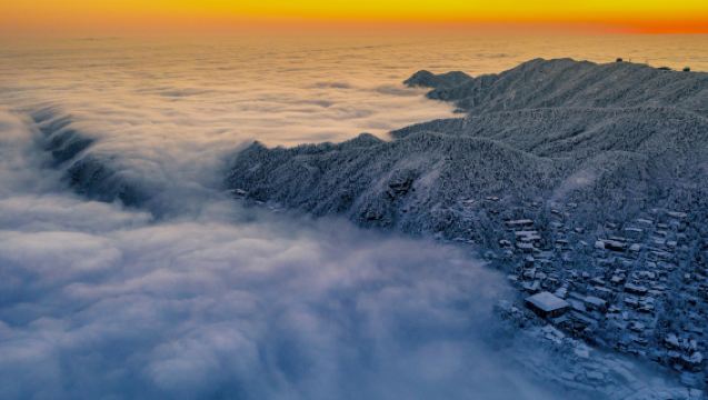 Nanchang Lushan Private In-depth Day Tour:Sunrise at Hanpo Peak,Sunset at White Deer Cave