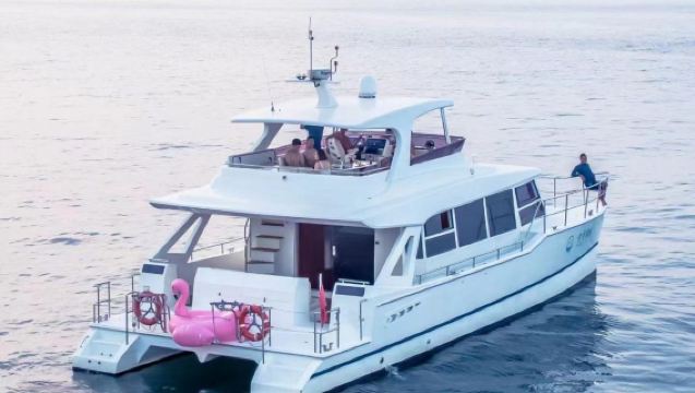 【北海遊艇租賃】北海皇家72尺豪華遊艇包船出海