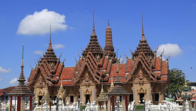 泰國暖武里翻譯 中泰 / 中英服務・旅遊地陪・展會翻譯・商務隨行・市場考察・全程導覽，高效溝通無憂