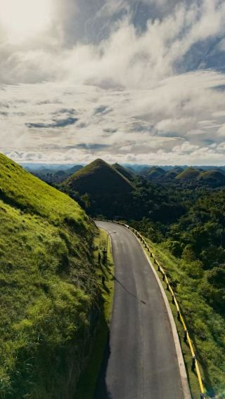 1-day join-in tour in Bohol Island, Philippines: Countryside ~ Chocolate Hills ~ tarsiers ~ Loboc River cruise