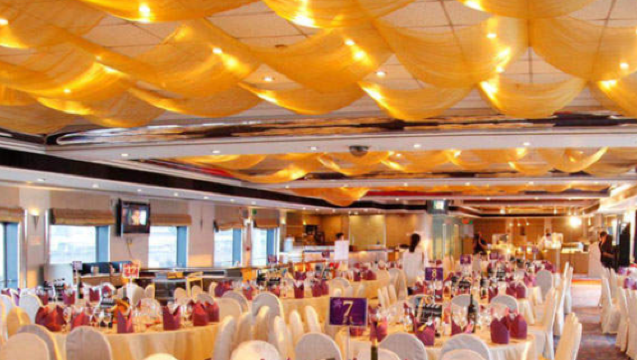 Bauhinia Hafenrundfahrt ("Symphony of Lights" Abendbuffet auf dem Meer)