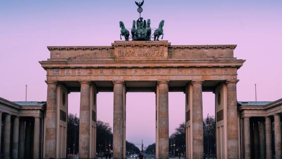 Germany - nationwide | Chinese/English/Russian/German/French/Italian/Korean and other minor language guides & business translation reception & professional translation & exhibition translation & local guide services