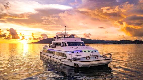 ทัวร์ครึ่งวันเรือสำราญบอร์เนียวเหนือโกตากีนาบาลู ซาบาห์ : ล่องเรือชมพระอาทิตย์ตก (บลูซีสตาร์)