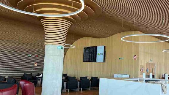 VIP lounge pass at PMI Palma de Mallorca Airport in Spain (transit/waiting/rest/dining buffet)|Business travel