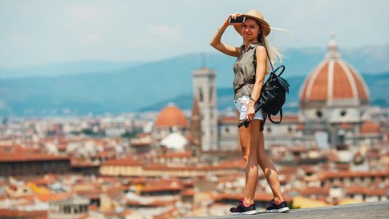 Florence: Capture the city skyline at Piazzale Michelangelo