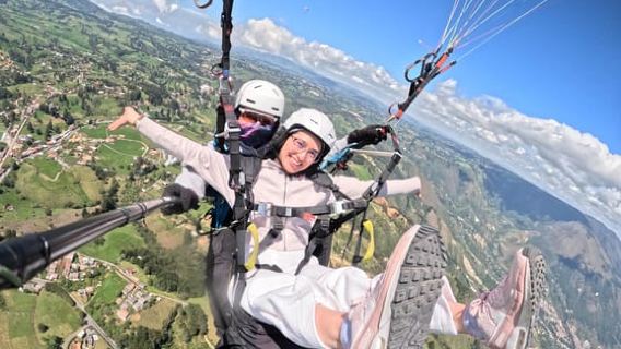 Medellín: Voo de Parapente em Tandem com Fotos e Vídeos