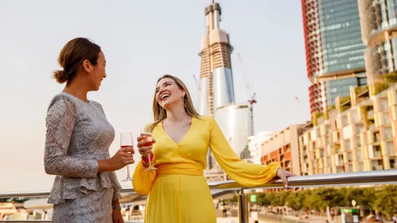 Du thuyền dùng bữa tối ngắm hoàng hôn tại cảng Sydney Captain Cook (lựa chọn 2 món/3 món) Asia Sunset Dinner