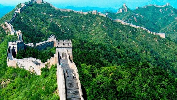 Badaling Great Wall private tour for 2-6 travelers: Dedicated vehicle and guide service + optional cable car package