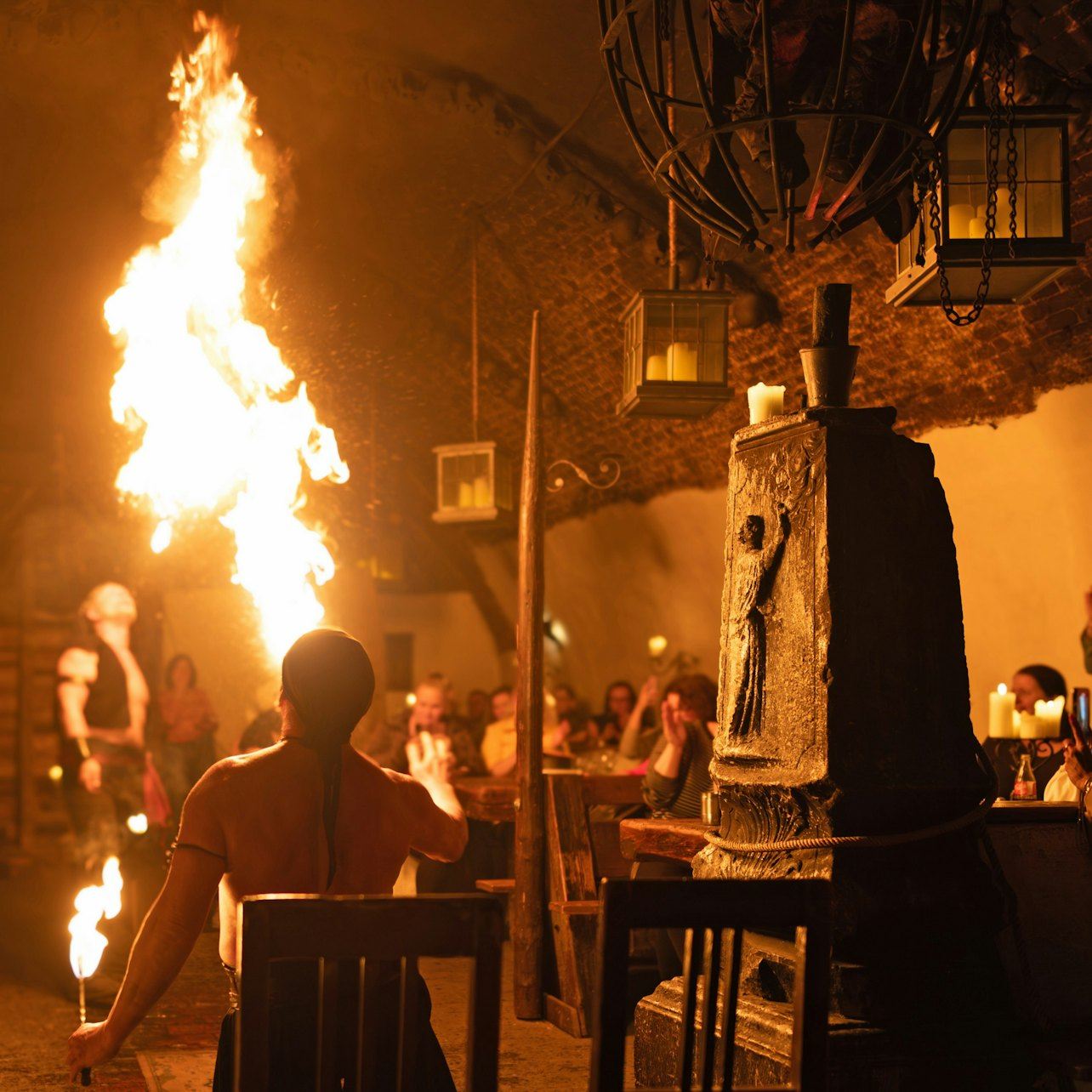 Authentisches tschechisches Erlebnis: Mittelalterliches Abendessen & Show + Brauerei- & Burgbesichtigung