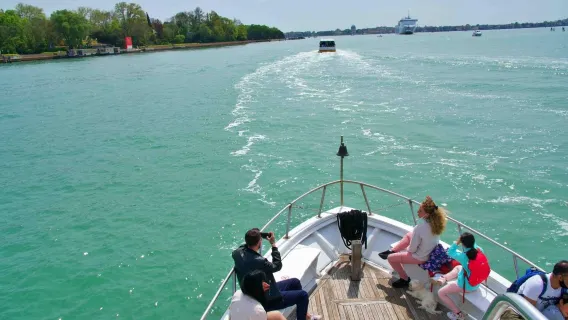 Murano, Burano & Torcello: Boat Tour from Train Station + Glass-blowing Demo