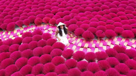 Desa Dupa Quang Phu Cau & Desa Topi Kerucut Chuong yang Ikonik