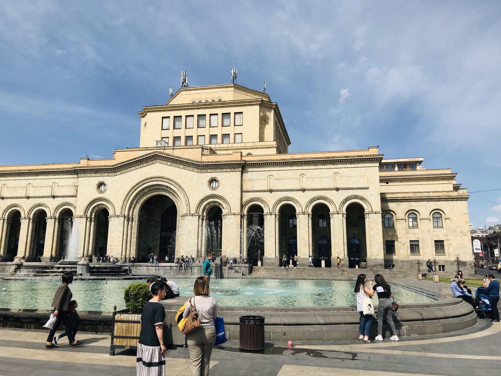 埃奇米阿津+茲瓦爾特諾茨+加尼神廟【包車玩轉埃裡溫】