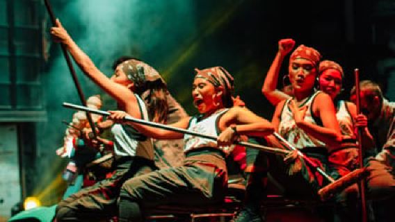 Phuket: Bữa tối và chương trình biểu diễn tại Nhà hát Junkyard - Vé tiêu chuẩn