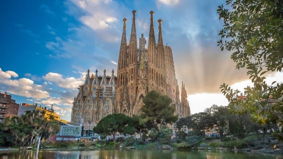 Barcelona: tour de día completo a la Sagrada Familia y el Parque Güell