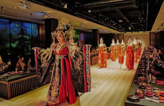 洛陽武皇盛宴體驗（老城十字街店）（帝王享受+華裳樂舞+宮廷珍饈+唐裝雅韻+武周風華）