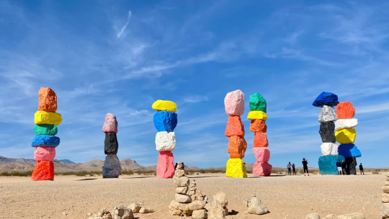 美國必來的拉斯維加斯大道+七彩石+荒廢鬼城【包車一日遊】