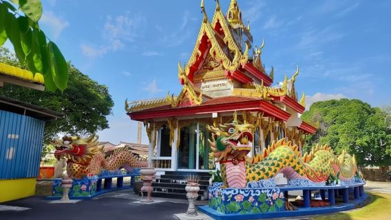 Penang Hill + Kek Lok Si Temple + Street Art District + Clan Jetties of Penang + Buddhist Temple Wat Buppharam 1-day tour