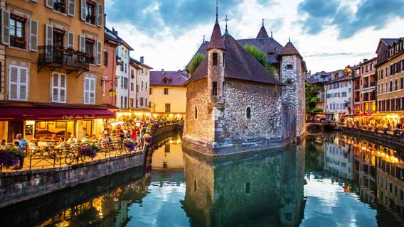 Annecy, France Half-Day Tour|Experience the Venice of the Alps|Round-trip from Geneva
